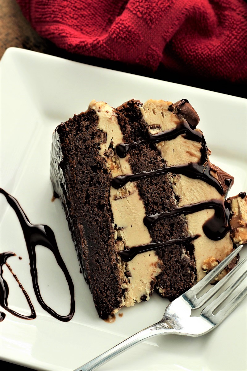 Snicker Brownie Ice Cream Cake