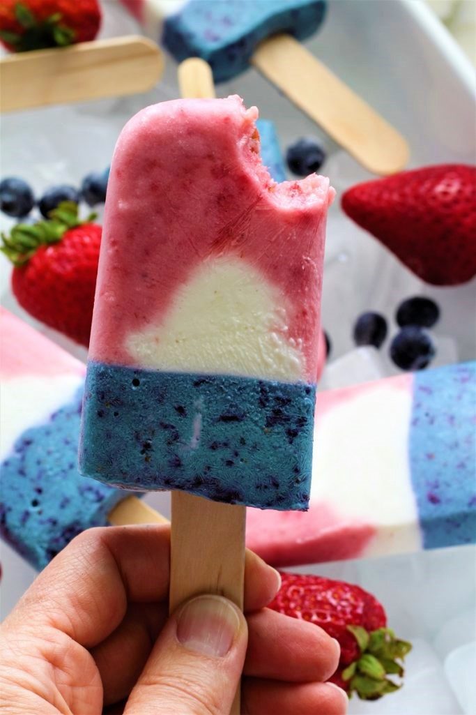 Patriotic Frozen Yogurt Popsicles