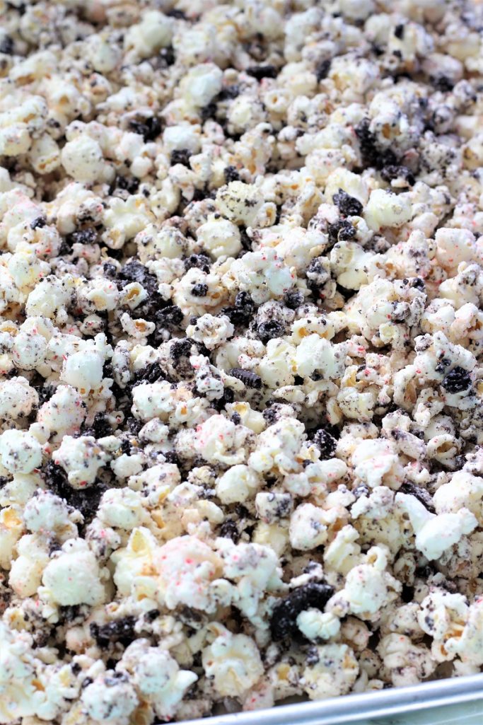 Oreo Candy Cane Popcorn Crunch