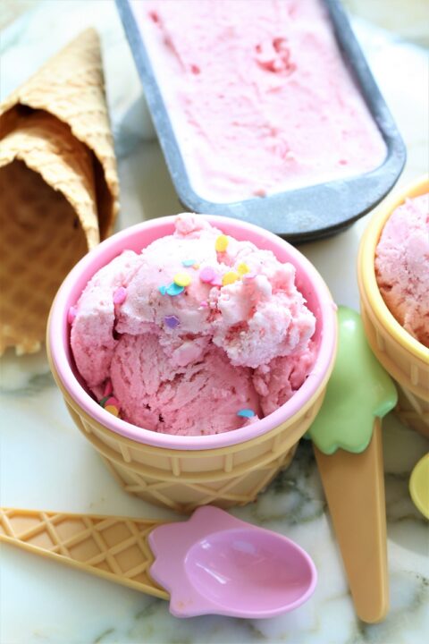 Easy Strawberry Gelato - My Recipe Treasures