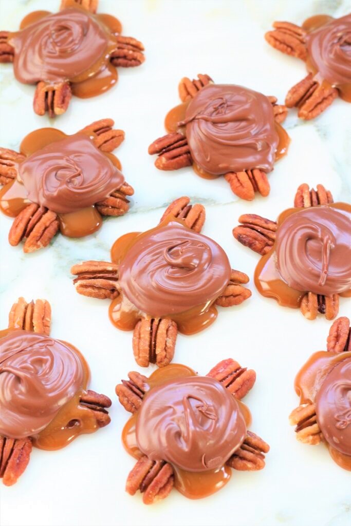 Easy Chocolate Caramel Pecan Turtles My Recipe Treasures