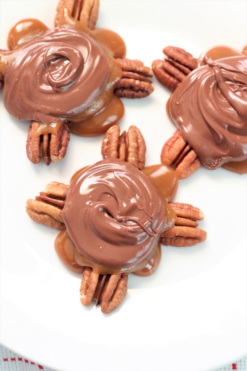 Easy Chocolate Caramel Pecan Turtles My Recipe Treasures