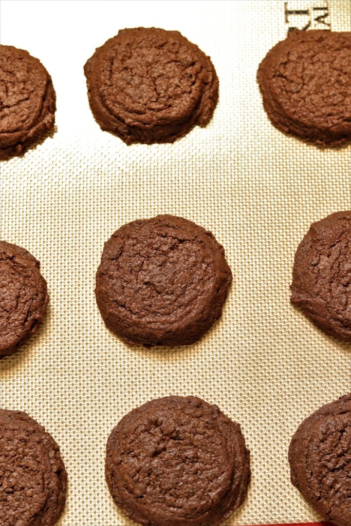 Copycat Crumbl Chocolate Oreo Cookies