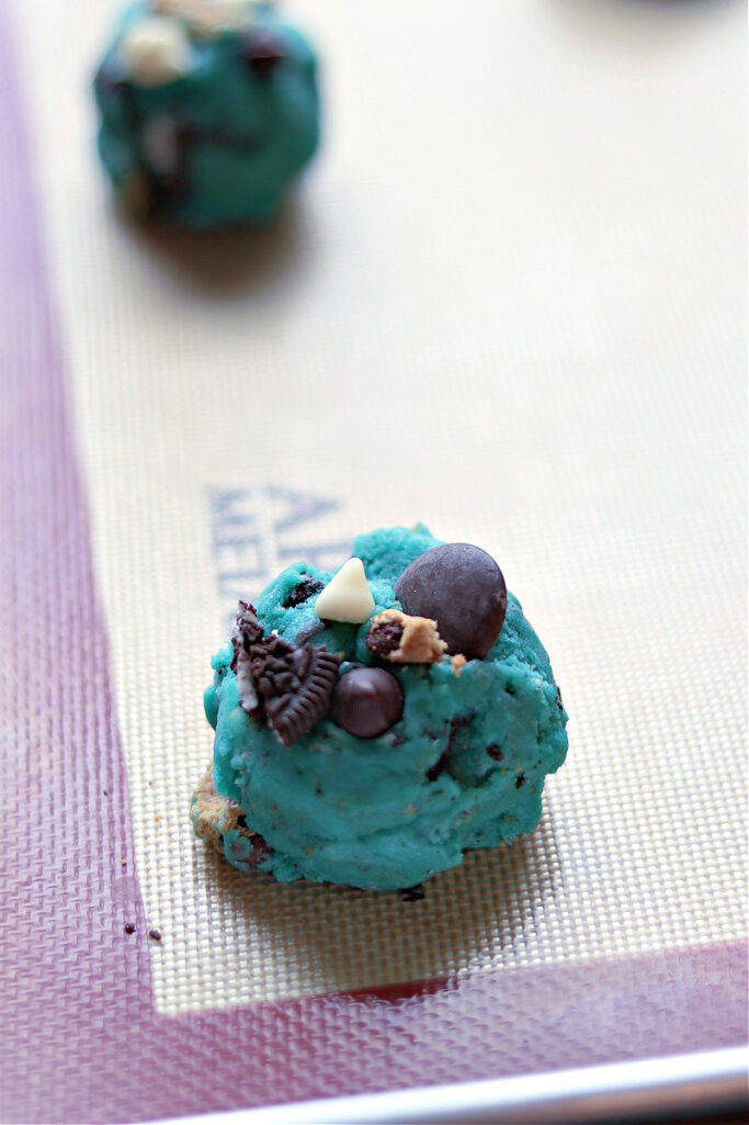 Copycat Cookie Monster Cookies