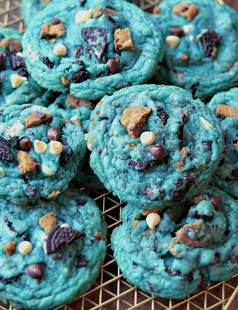 Copycat Cookie Monster Cookies